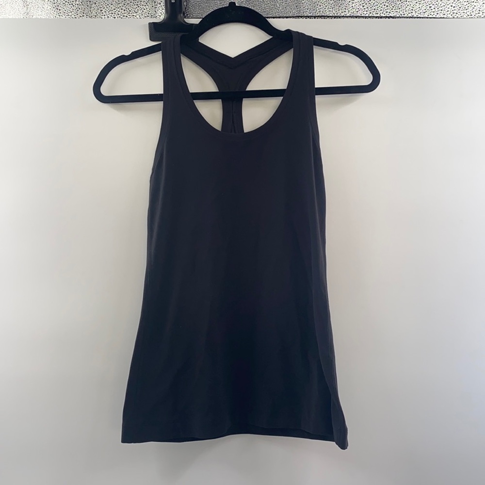 Lululemon fitted black tank